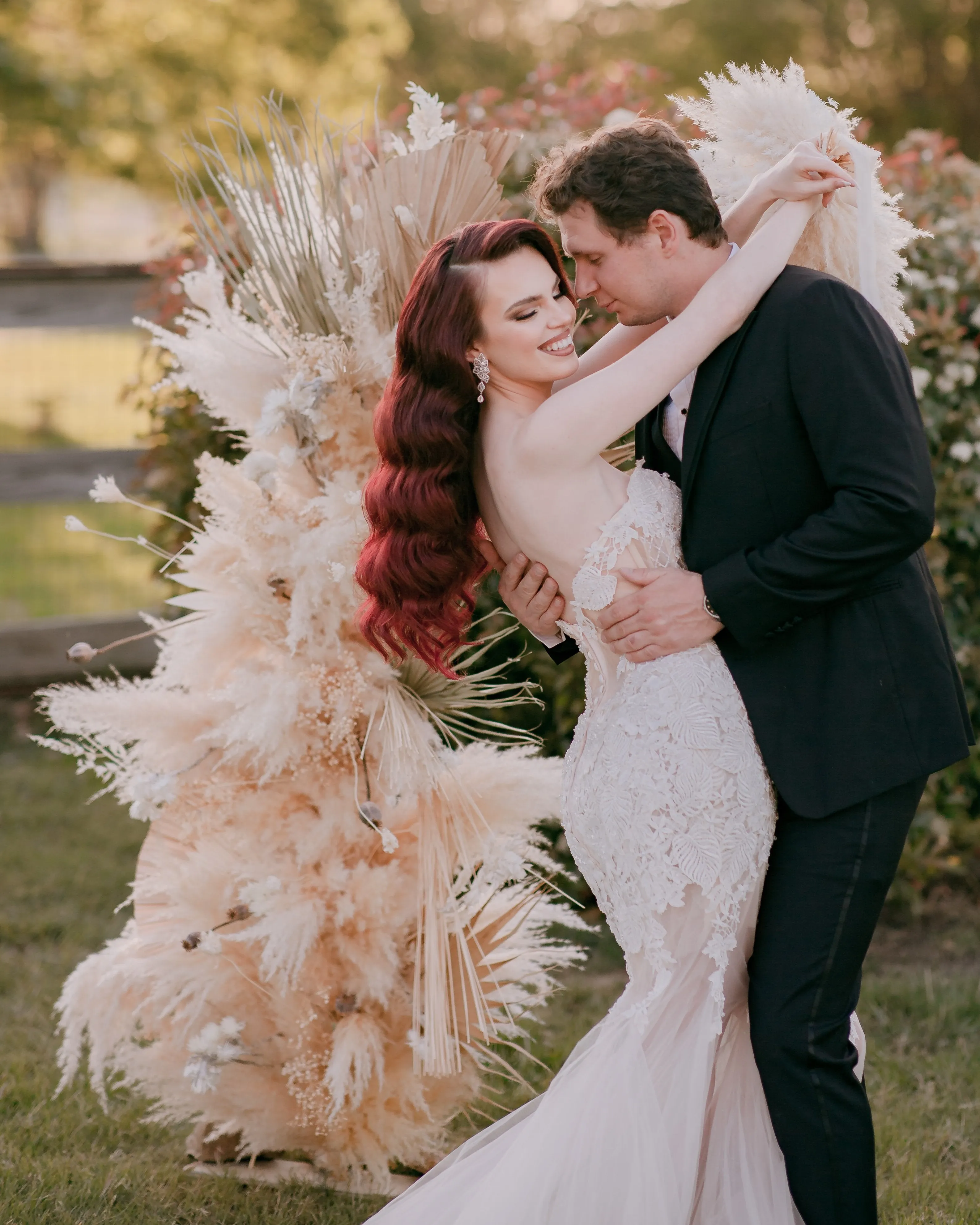 Lace and Tulle Mermaid Wedding Dress (#Julieta)
